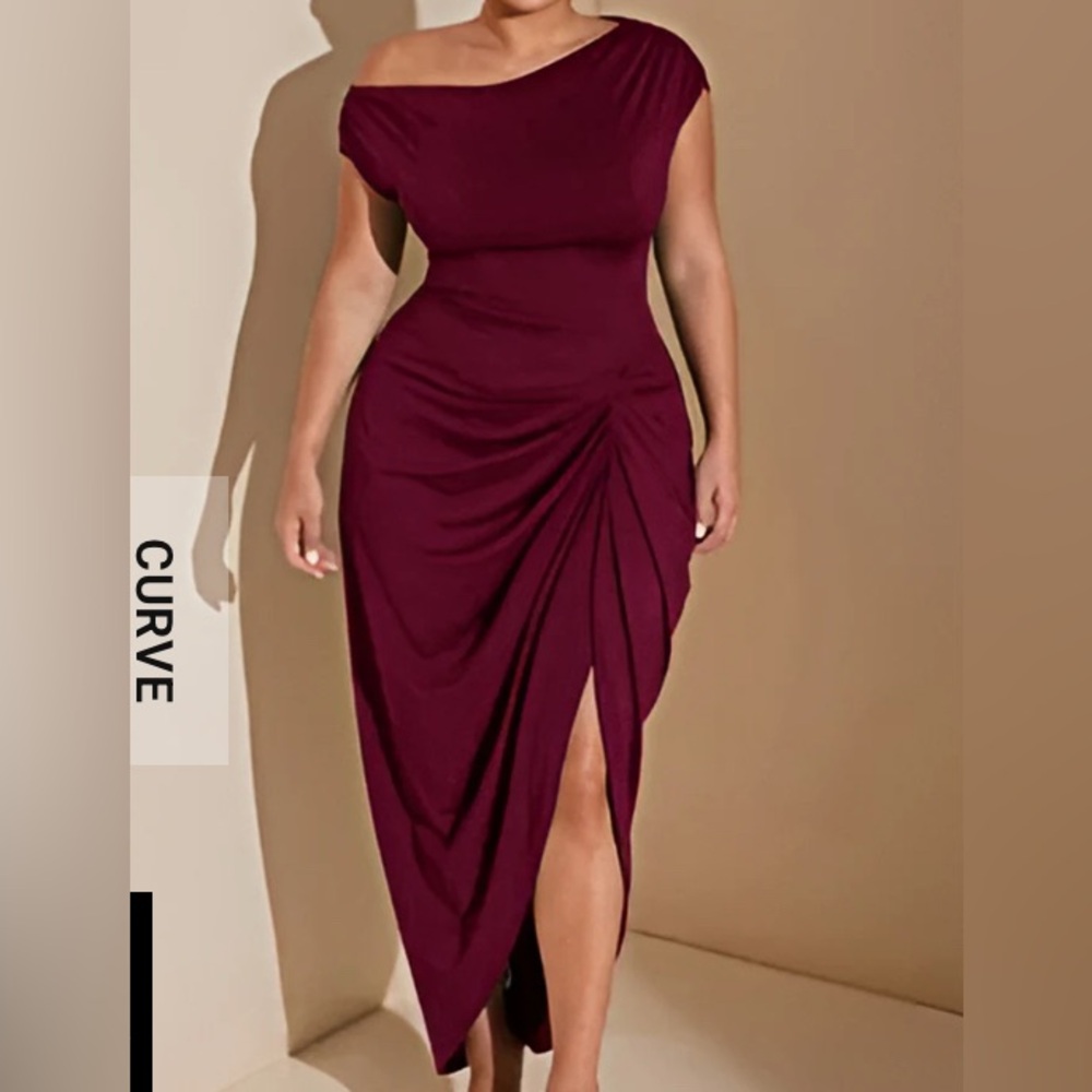 Micas Plus Size Ruched Sleeveless Midi Dress in Burgundy